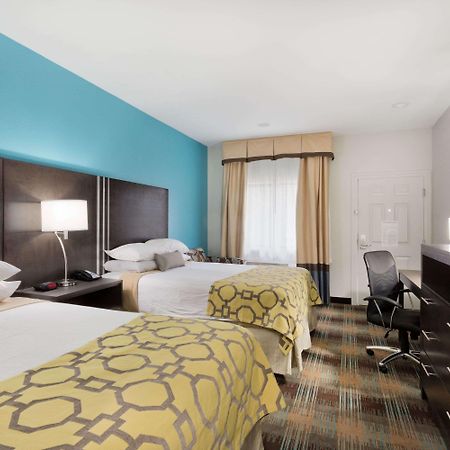 Baymont By Wyndham Bryan College Station Hotel Exterior photo