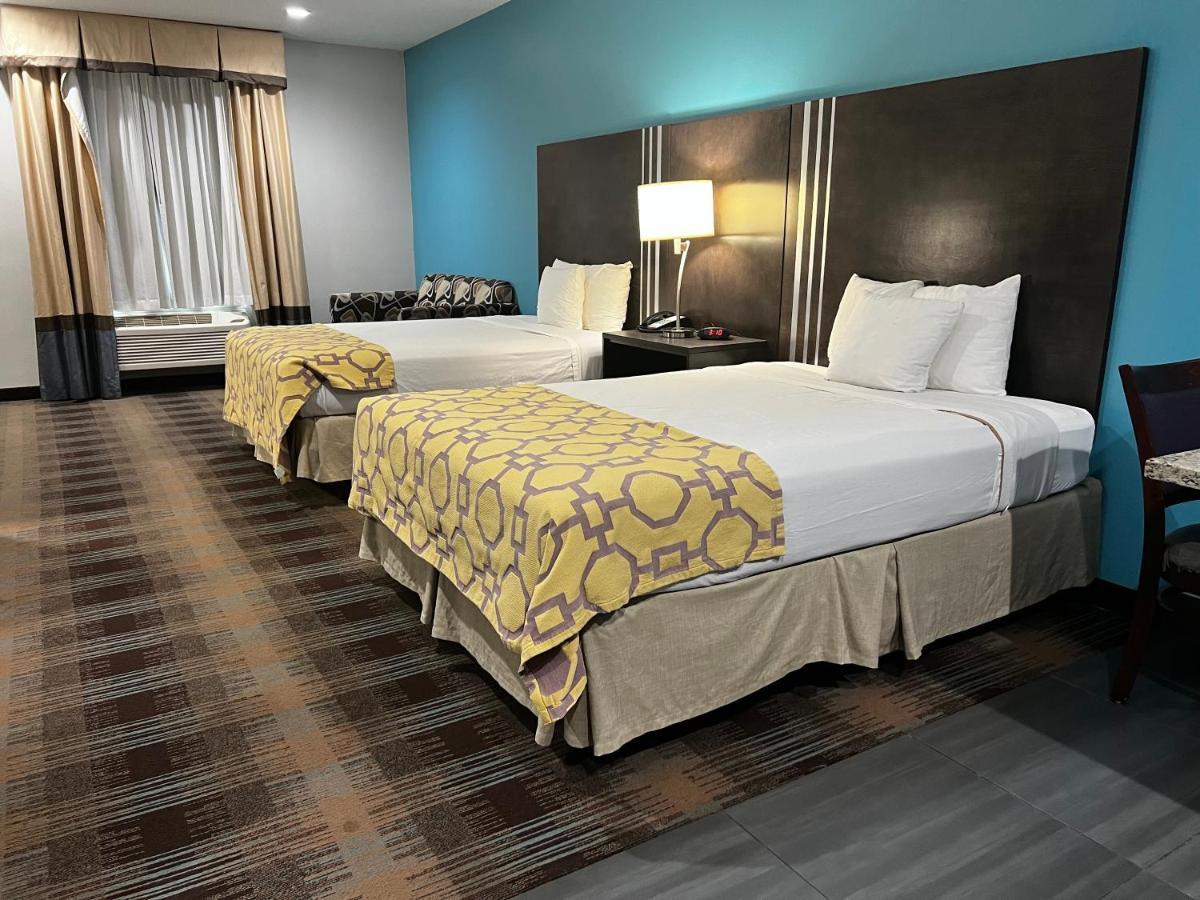 Baymont By Wyndham Bryan College Station Hotel Exterior photo